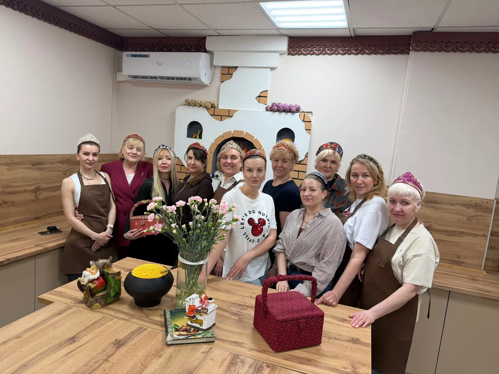 Большая дружная компания